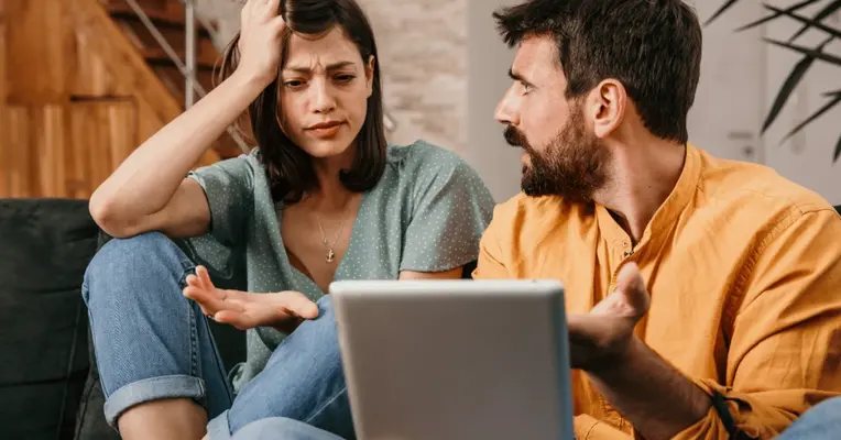 TOEFL vs IELTS: Mana yang Lebih Cocok Buat Kamu? Biar Nggak Salah Pilih!